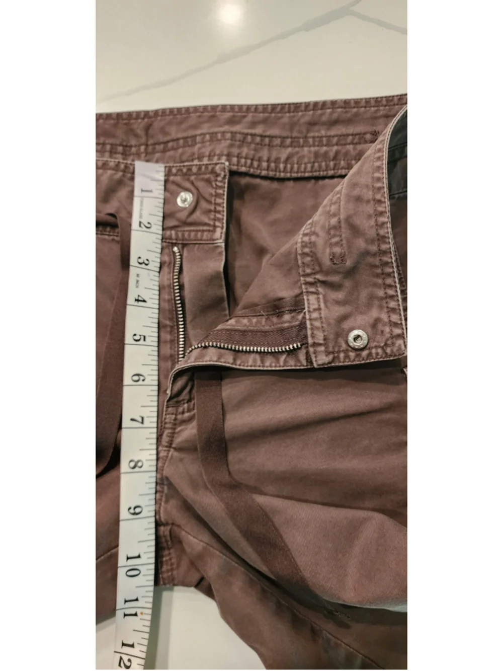 Nike Women's Cargo Shorts Size M Brown 100% Cotton Knee Length Cargo Pockets